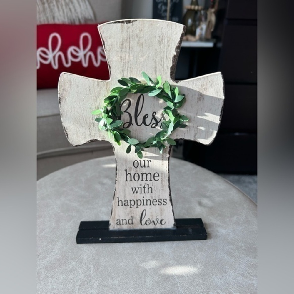 ✨NWT Bless our Home 🏡 cross plaque decor accent wreath